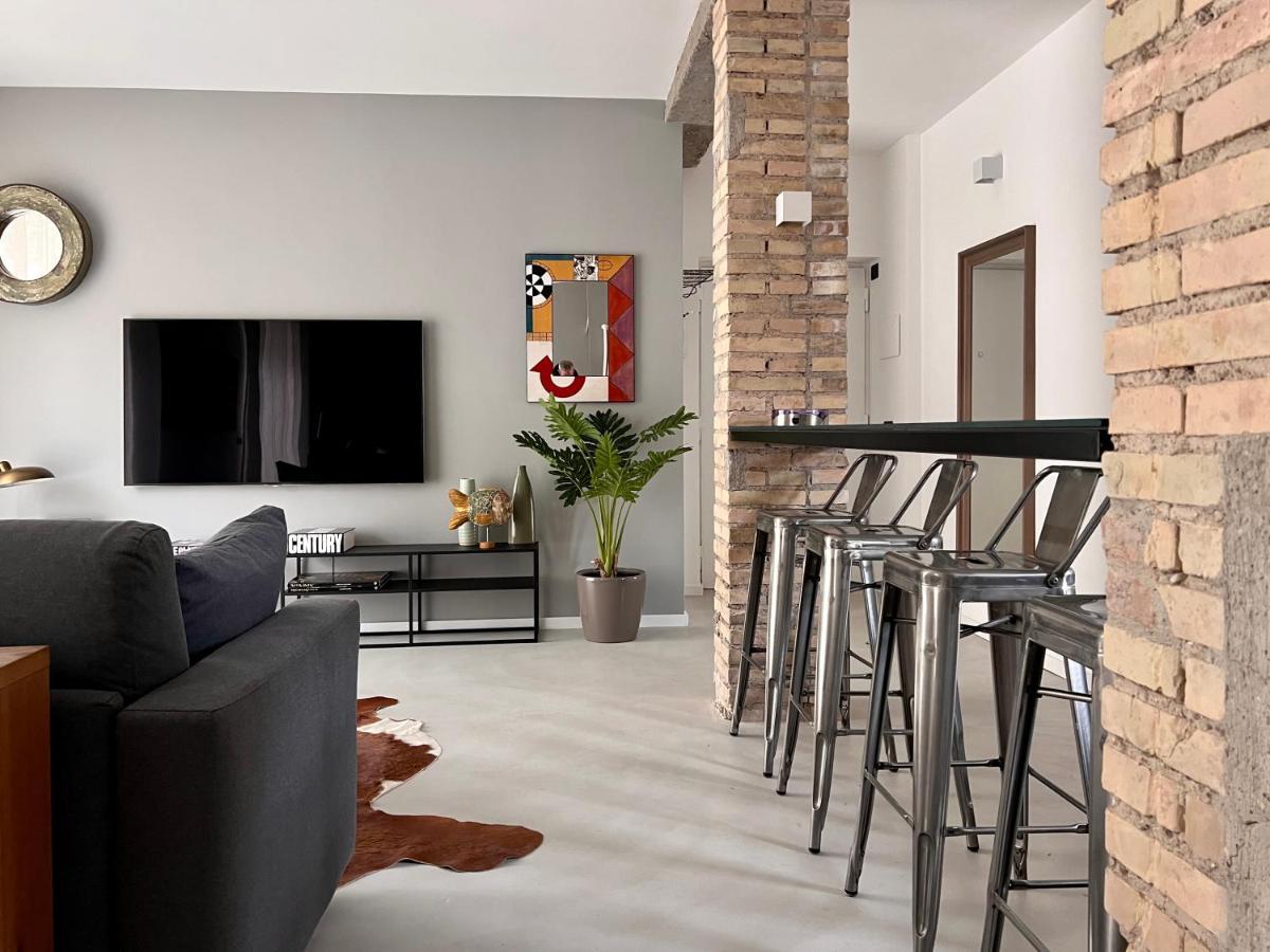 Romeasyoulike - Magenta Loft Apartment *